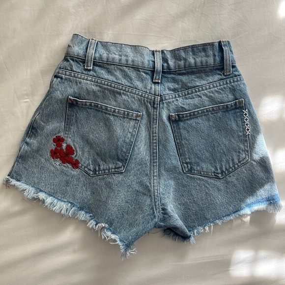 Marine Layer Sasha Floral Embroidered Denim Jean Shorts | Size 25 - Picture 7 of 12